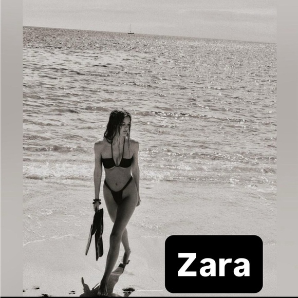 Zara Black Slide Bikini Bottoms
Slide bikini bottom. Interior lining - Picture 2 of 8